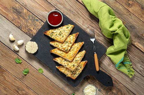 Garlic Toast with MAGGI Shaad-e Magic