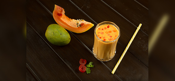 Mixed fruits smoothie with NESTLÉ EVERYDAY