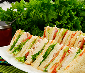 Fresh chicken sandwich snacks served on plate